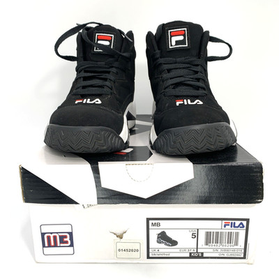 Fila MB Mashburn Boys Size 5 Basketball Shoes Black White 3BV90148-014 w/ Box