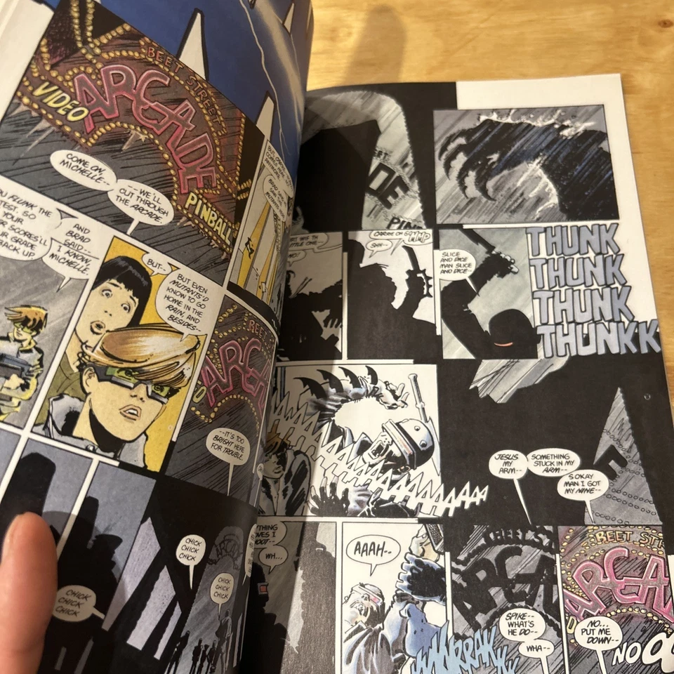 Batman: The Dark Knight Returns #1 (1986) 1st app Joker, Two-Face - 1st print - - Image 4 of 4