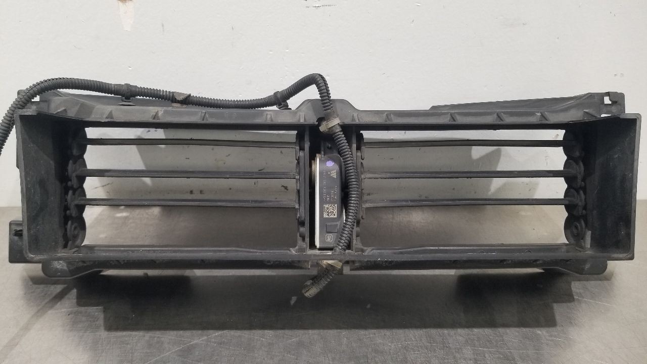 23 GMC SIERRA 2500 LOWER AIR SHUTTER 6.6L DIESEL