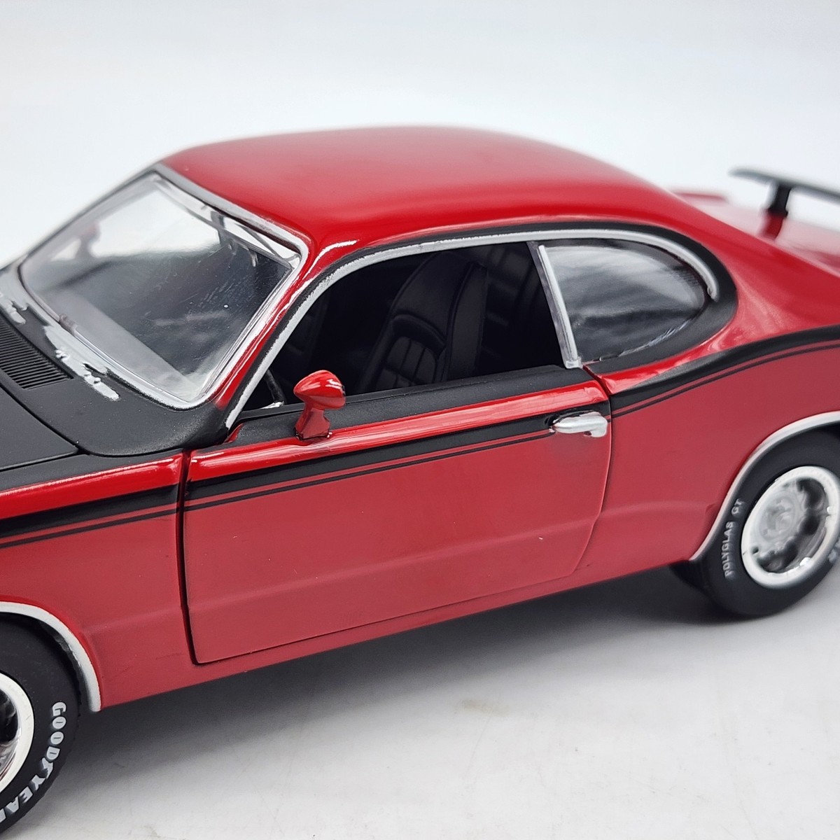 Johnny Lightning 1:24 1971 Plymouth Duster 340 Diecast Model
