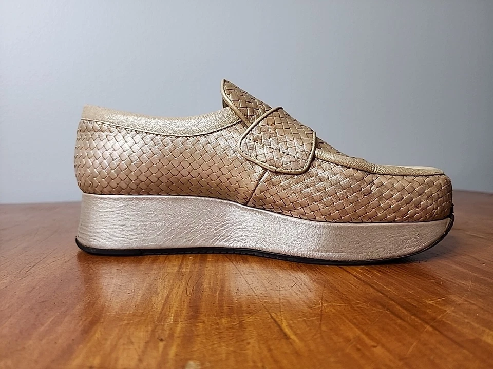 Vintage Stephane Kelian Women Leather Basket Weave Slip On Loafers Gold 9.5 B - Image 3 of 4