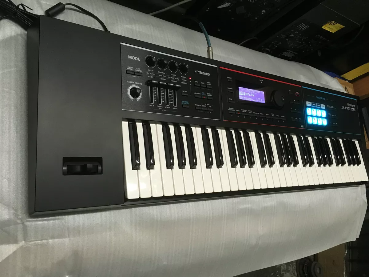 Roland JUNO DS61 DS-61 Synthesizer Workstation Keyboard 61-Key in box //ARMENS//
