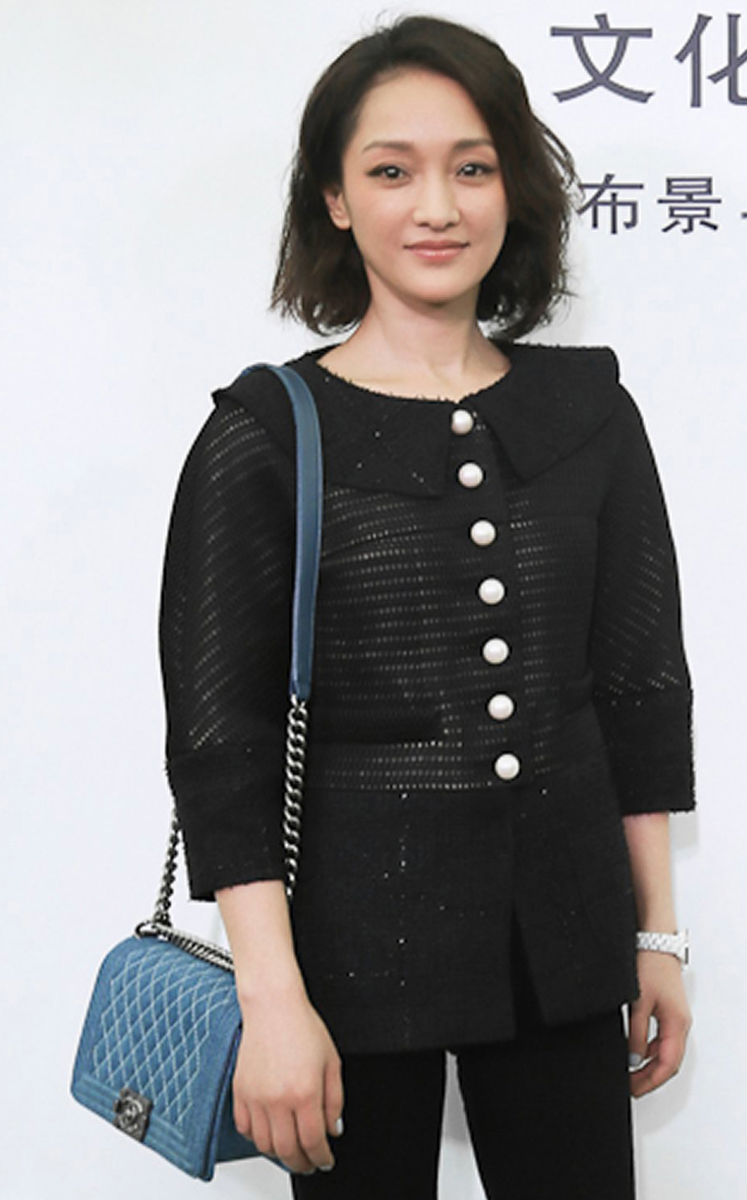 CHANEL 13P RUNWAY BLACK TWEED MESH WHITE PEARL BUTTONS CHANEL 13P RUNWAY BLACK TWEED MESH WHITE PEARL BUTTONS