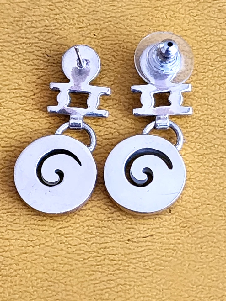 Silver Peridot Green Swirl Dangle Pushback Earrings - Image 4 of 4