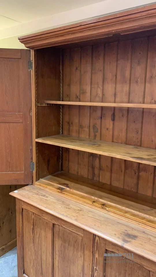 Armario para amas de casa de cuatro puertas de pino victoriano Foto 3 de 4