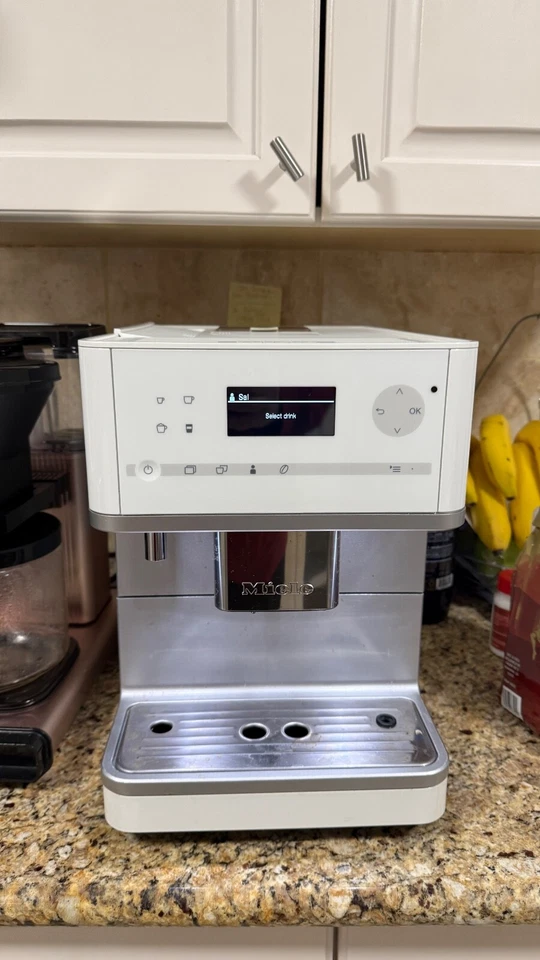 Máquina de café de encimera Miele CM 6350 - blanca DEFECTUOSA _ SOLO PIEZAS Foto 4 de 4