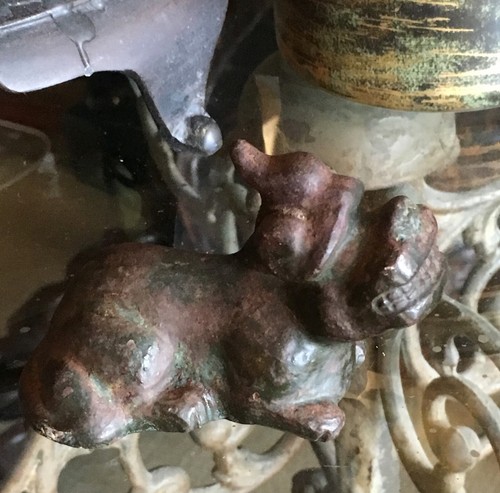 RARE VINTAGE CHINESE CAST IRON FOO DOG LION SCROLL WEIGHT FIGURE - Picture 3 of 9