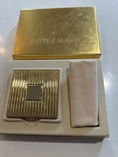 Estée Lauder All Day All Night Compact Lucidity Translucent Pressed Powder M-02