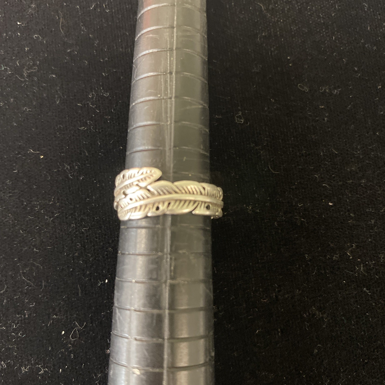 Sterling Silver Leaf Overlapping Ring Size 7 - image 3