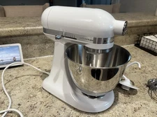 KitchenAid Artisan Mini 3.5 Quart Tilt-Head Stand Mixer White - Used 1 Time