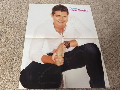 Corbin Bleu Drew Seeley teen magazine poster clipping squatting Pix Pop Star