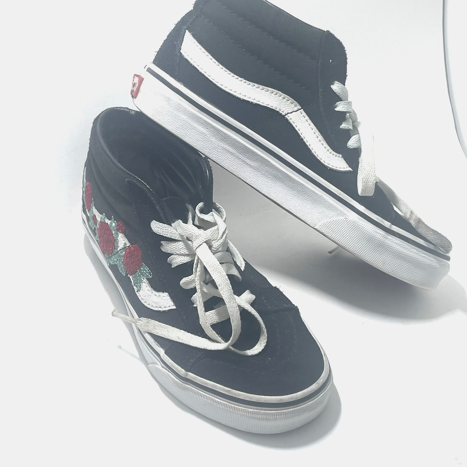 Van's Off the Wall Embroidered Roses  Unisex 4.5 Men 6 Women