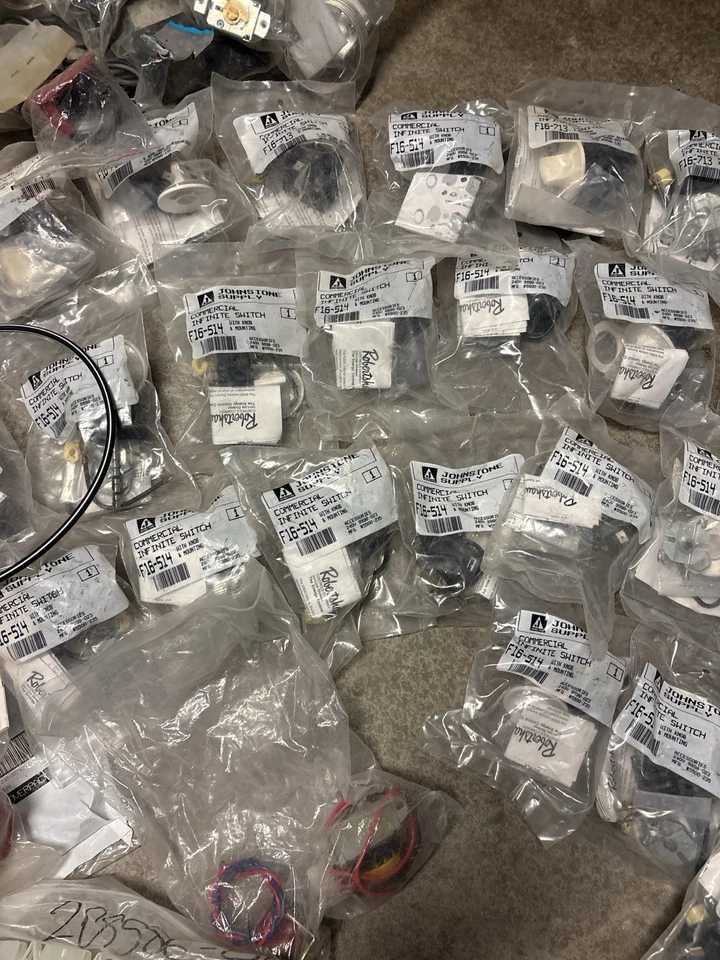 HVAC y herramientas de cocina comerciales + lote de liquidación de piezas - bomba Robinair, medidores, Foto 4 de 4