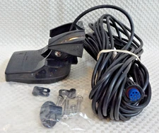 GARMIN 50/200 kHz 40/10 DEGREE TRANSOM MOUNT DEPTH/TEMPERATURE 8 PIN TRANSDUCER