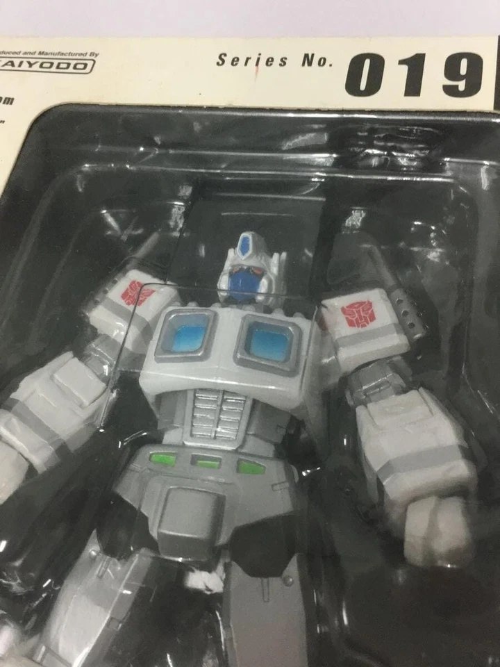 Ultra Magnus White Color Ver. Amazing Yamaguchi Action Figure Revoltech Kaiyodo - Image 3 of 4