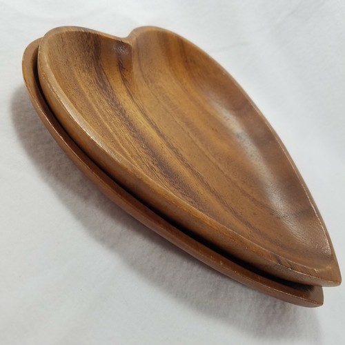 Plato de baratija corazón de madera de colección MonkeyPod 7"" x 5,5"" moderno mediados de siglo - Imagen 2 de 6