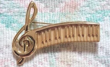 Vintage AJC Signed Goldtoned Treble Clef & Piano Organ Keyboard Brooch Pin