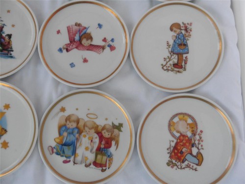 Vintage set of 12 Hummel 4" miniature collector plates - Picture 2 of 7