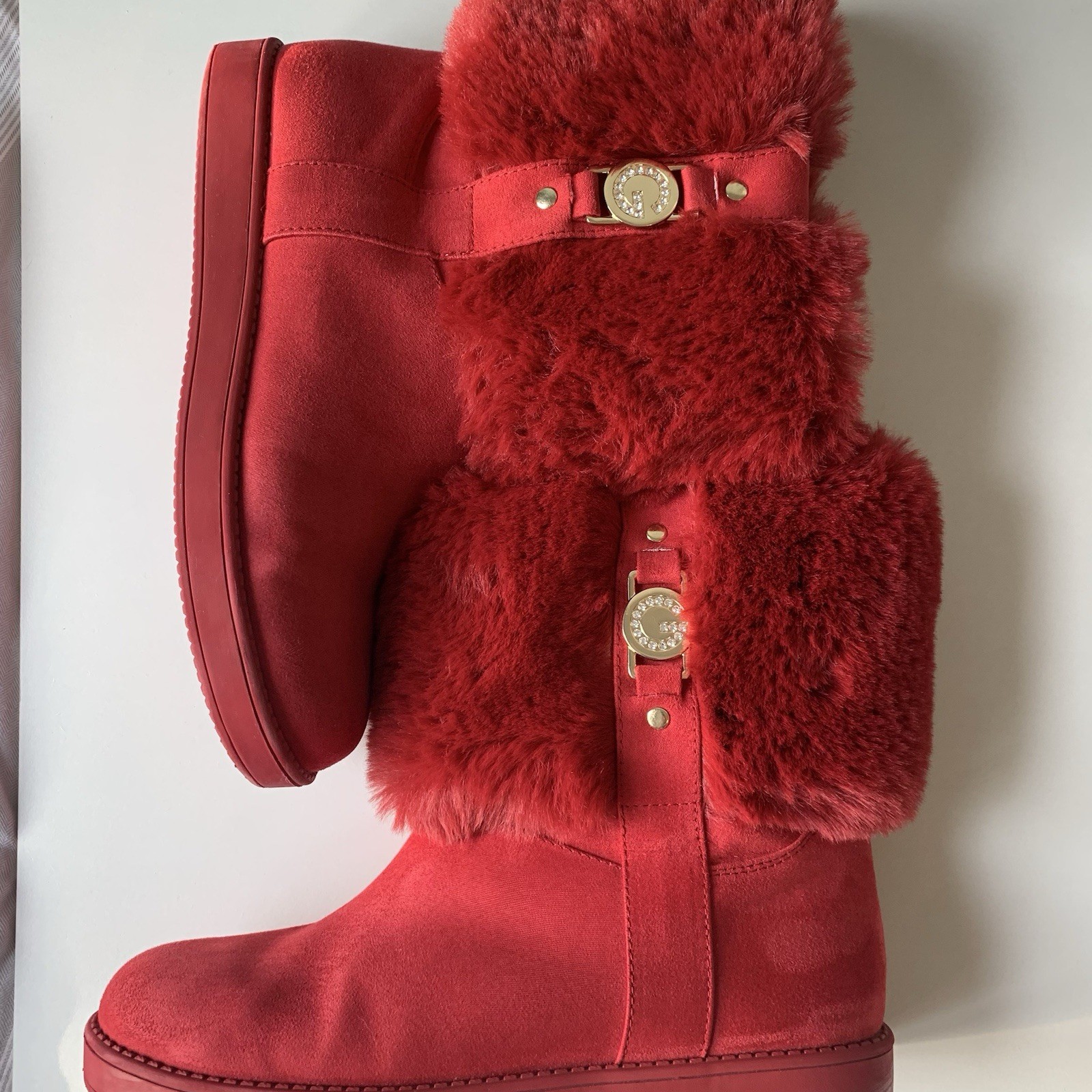 GUESS Women’s Red Faux Fur Winter Snow Boots Size 7 Mid-Calf Cozy Buckle Accent