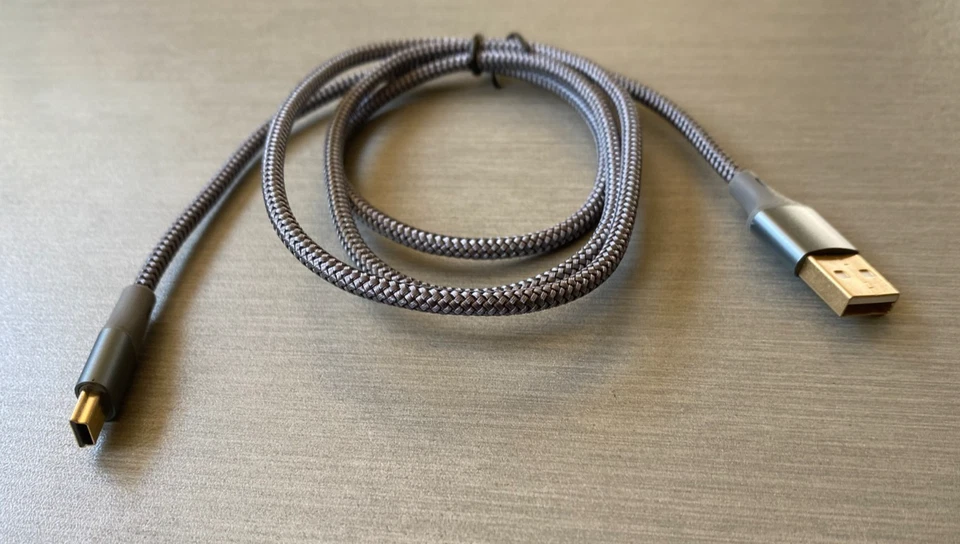 Sony Walkman 8GB FM Radio MP3 Digital Media Player NWZ-E384 Black + Charger - Image 3 of 4