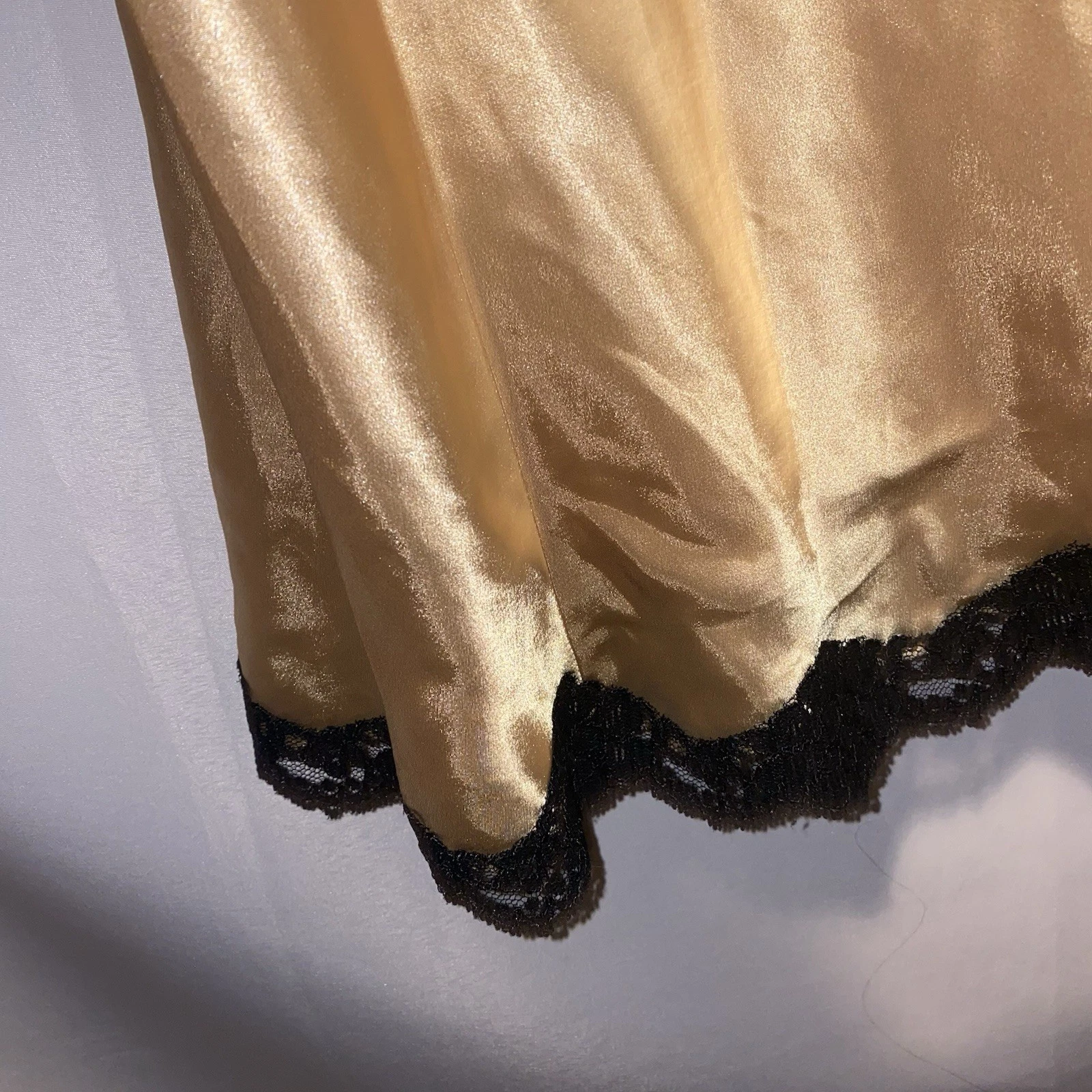 UNDERCOVER Vintage Y2K Victoria's Secret 100% seta oro babydoll abito slip pizzo etichetta oro S