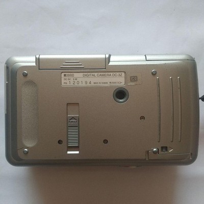 RICOH DC-3Z Compact Digital Camera 3x Zoom 1.8 Inch LCD Rare