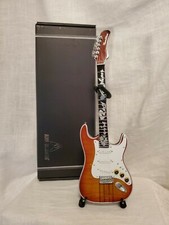 STEVIE RAY VAUGHAN SIGNTAURE HAMILTONE MINIATURE REPLICA GUITAR-AXE HEAVEN