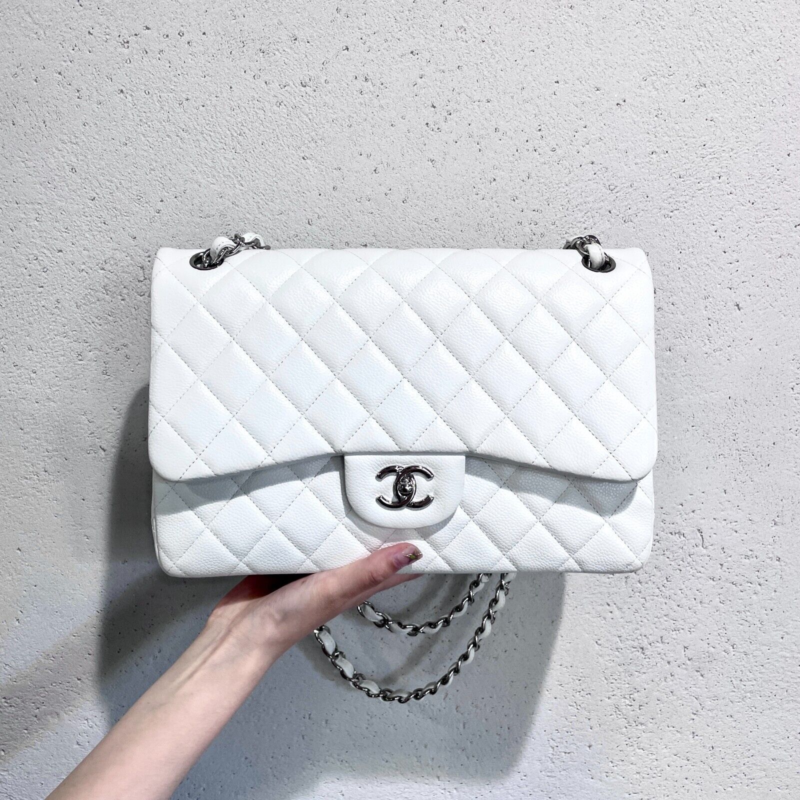 Chanel 2023 Limited Edition White Quilted Caviar Leather Large Tote Bag |  Mightychic