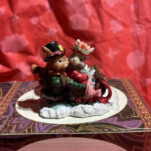Christmas Bunnies Victorian Rabbits Candle Holder NIB David Wohlrab Bunny CUTE