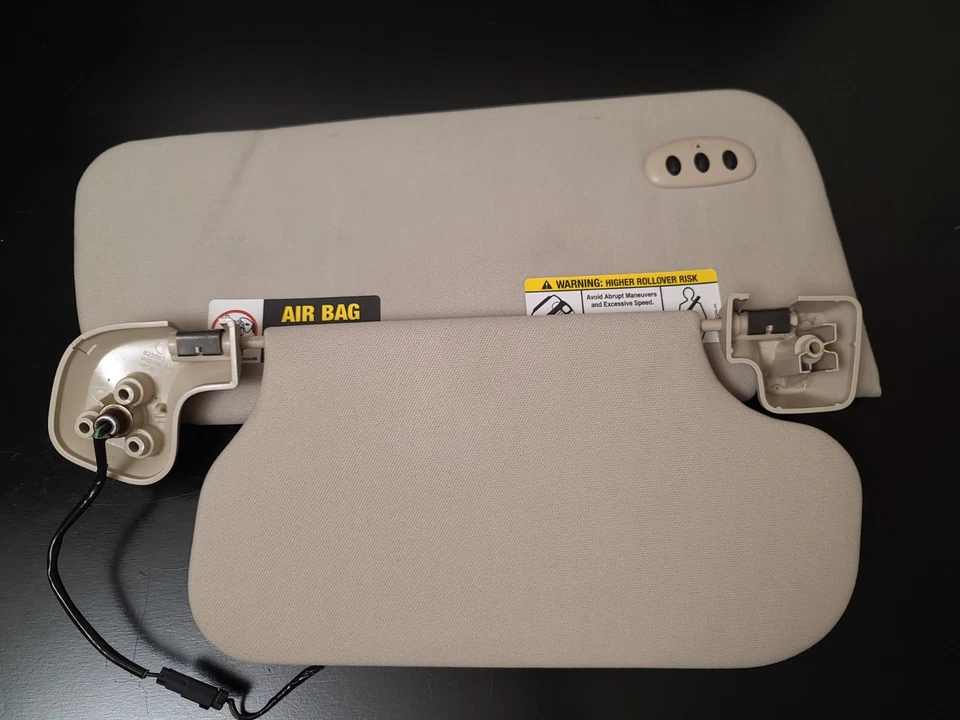 Ford Expedition Lincoln Navigator Sun Visor Set Driver Passenger OEM 2003 - 2006 - Image 3 of 4