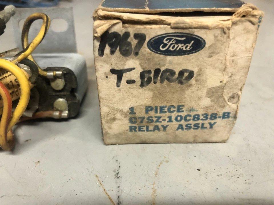 NOS 1967 福特 Thunderbird 右前停车灯警告指示器 继电器 全新 — 第 2/4 张图片