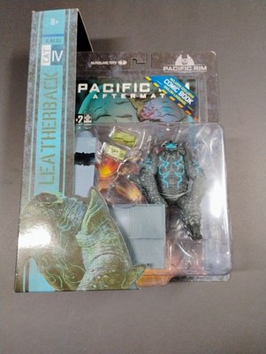 PACIFIC RIM: LEATHERBACK  Action Figure w/ Comic McFarlan Toys (NEW)
