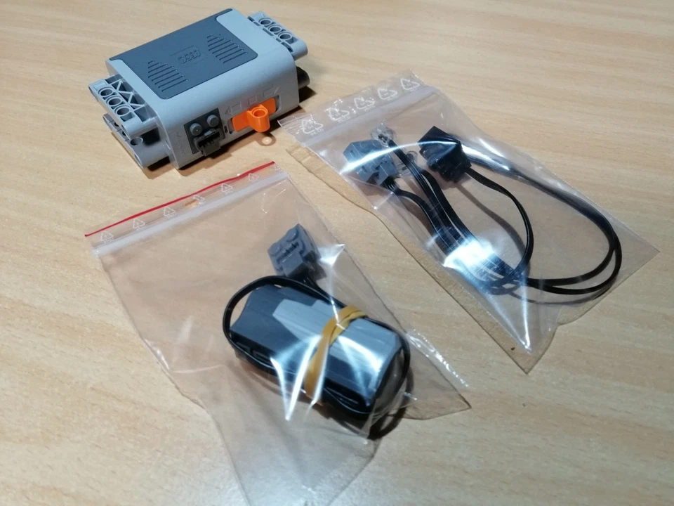 LEGO Technic Box 8881 + 1 Stück M-Motor 8883 + LED Licht / Power Functions - Bild 3 von 4