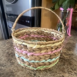 Round Wicker Basket w/ Handle, Freestanding Indoor, Beige Pink Green