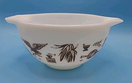 Vintage Pyrex White Mixing Bowl Early American Eagle 441 Cinderella 1 1/2pt
