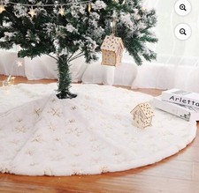 White With Gold Snow Flakes Christmas Tree Skirt