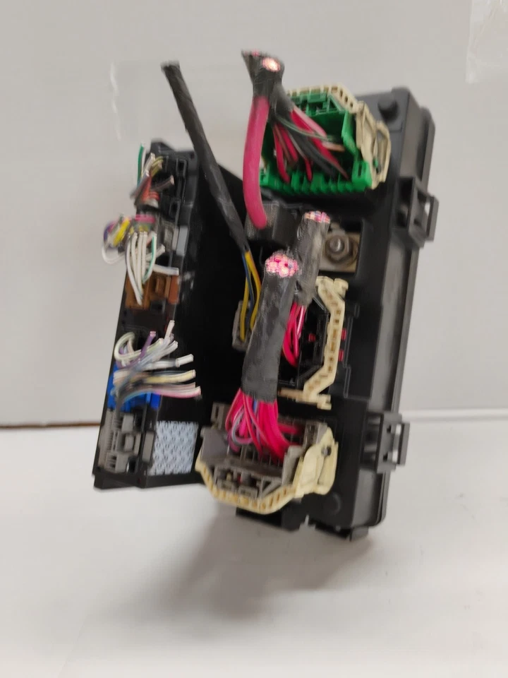 Chrysler 200 Dodge Avenger 2011-2014 caja de fusibles módulo de control TIPM Dorman 598-711 Foto 2 de 4