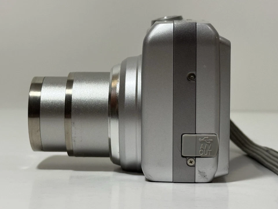 Nikon COOLPIX L1 6.2MP Digital Camera Silver Tested - No SD Card - Image 4 of 4