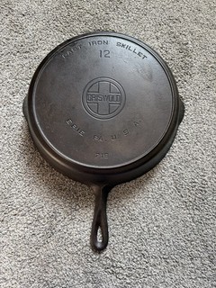 Griswold Cast Iron Skillet # 12 Large Block Logo With Heat Ring