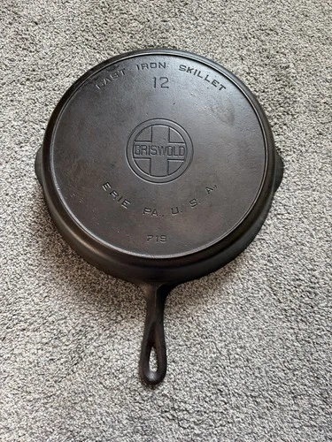 Griswold Cast Iron Skillet # 12 Large Block Logo With Heat Ring