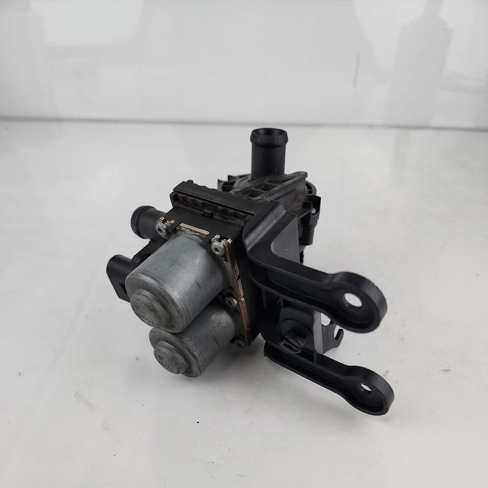 Bomba de válvula de circulación de válvula de calefacción para AUDI A6 S6 2007 2008 2009 0392023007 Foto 4 de 4