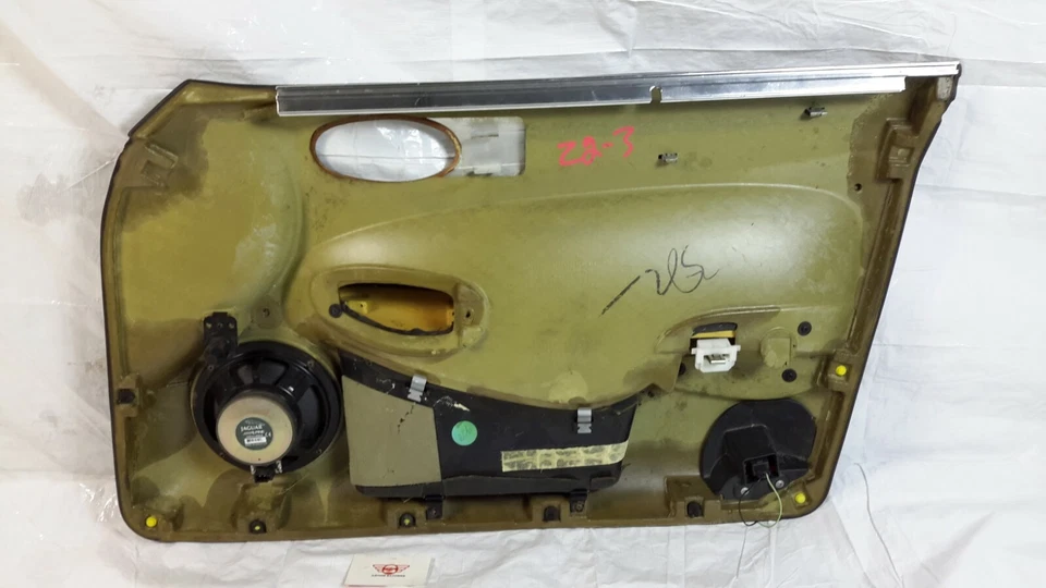 Отделочная панель двери Jaguar XJ8 Vanden Plas передняя левая со стороны водителя от оригинального производителя 1998-2003 годов выпуска - Изображение 2 из 4