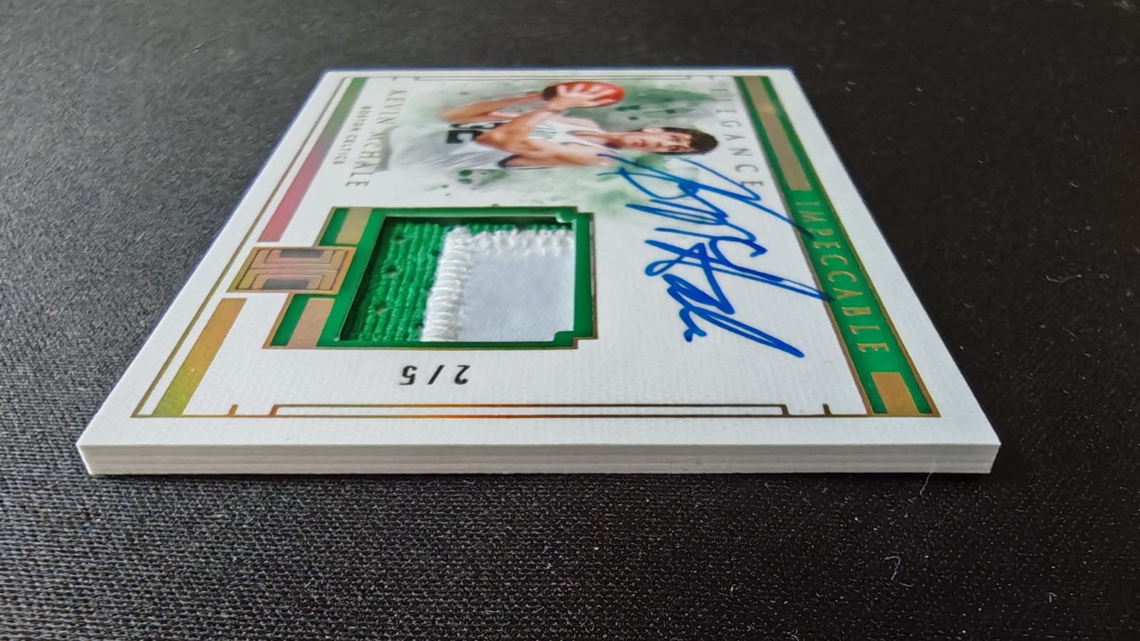 2018-19 Panini Impeccable Retired Jersey HOLO GOLD Kevin Mchale Patch Auto 2/5! view 4