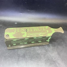 Vintage H. S. Strut “Champion Yelper” Turkey Box Game Call Camo Old Boss Hen