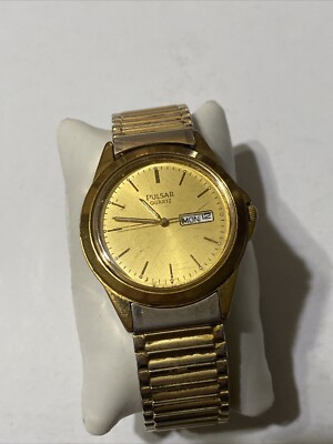 Pulsar デジタル腕時計 ゴールド 1970年代物 希少 時計史を変えた世界初のLED 式デジタルウォッチ復刻「ハミルトン