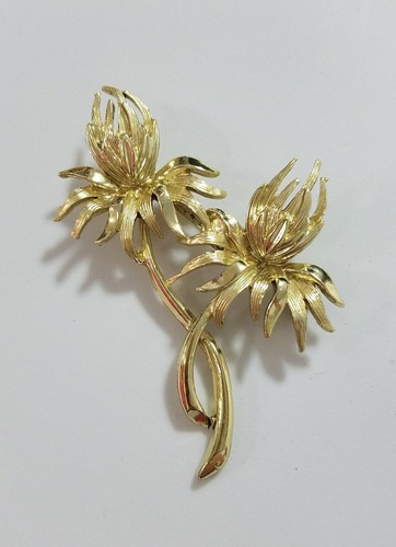 Vintage daisy flower brooch flower silver tone