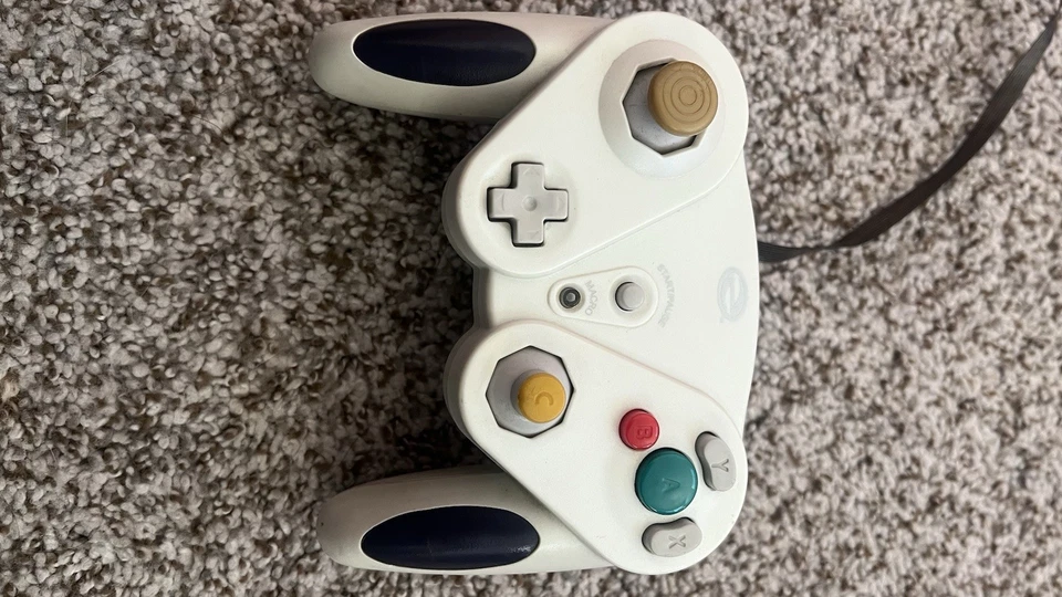 UNTESTED Game Elements White and Purple Gamecube Wired Controller - Image 2 of 3