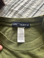 Vintage Arcteryx Green T Shirt Mens Medium Made In USA . 