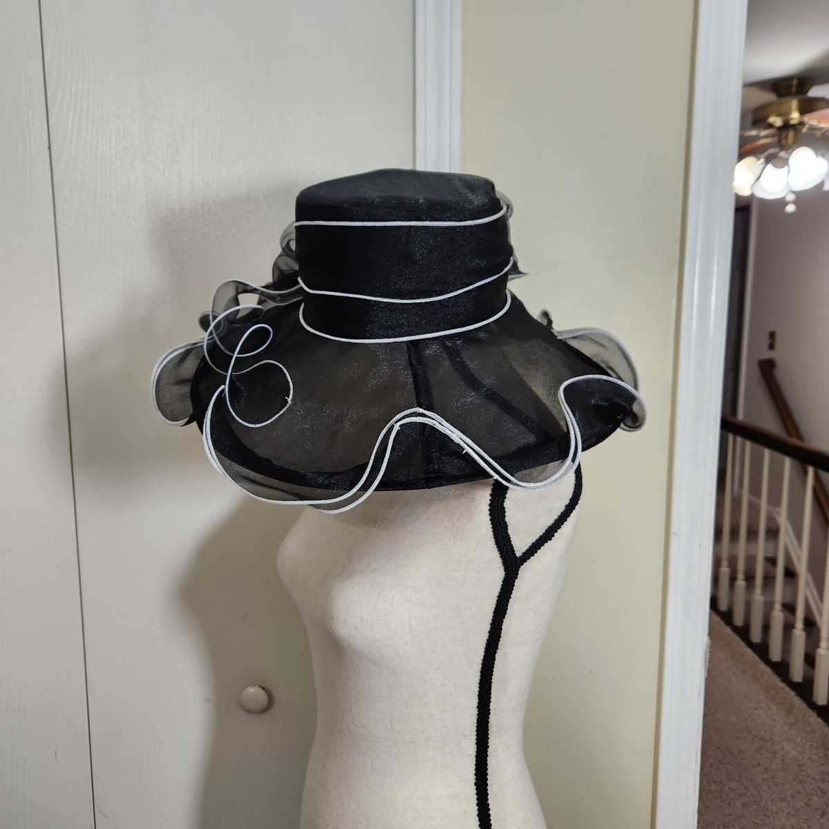Charles Wilson Kentucky derby hat wide brim rosette wedding  display picture 1