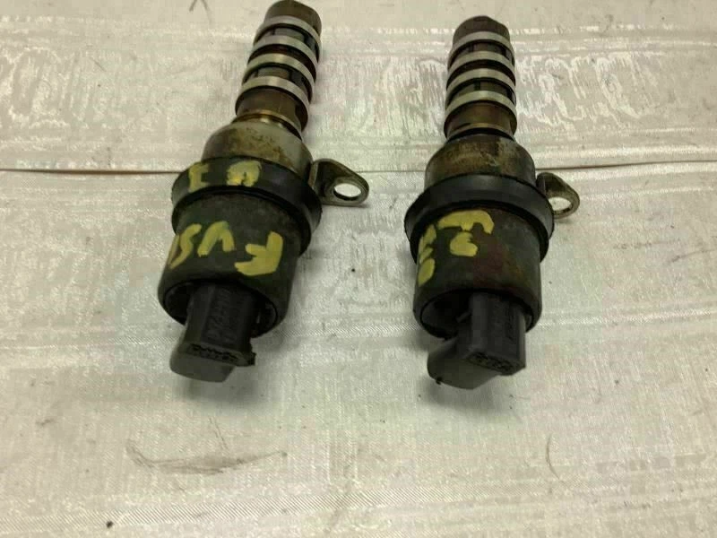 Solenoide de distribución de árbol de levas Ford Fusion 2007 3,0 L de fábrica Foto 4 de 4